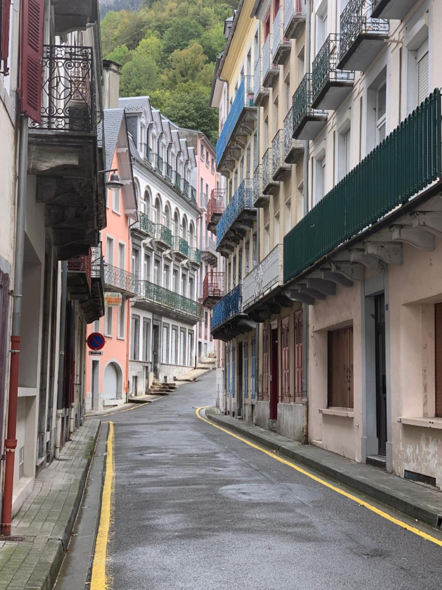 Charmant Appartement Au Calme En Plein Centre Ville Avec Wifi Et Linge De Maison Inclus Cauterets Buitenkant foto